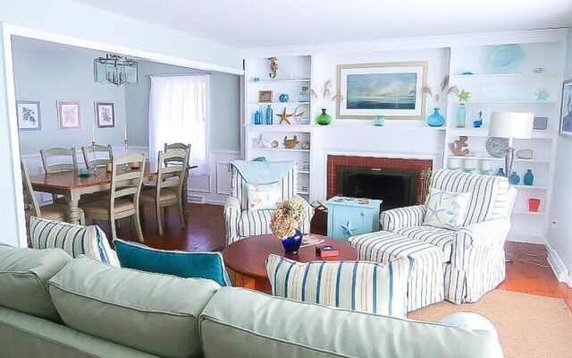 16 Riverview Drive - Three Bedroom Home