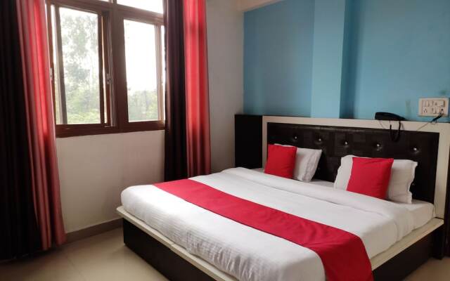 OYO 14420 Hotel Green Woods