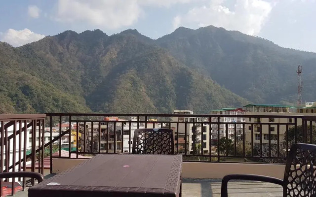 Hotel Once Again