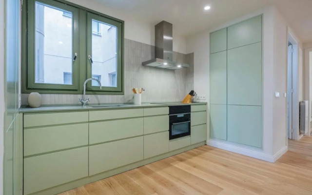 Amazing 5 bedrooms 5 bathrooms by Plaza Catalunya