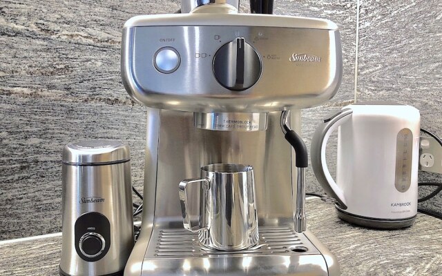 Pride Fawkner Apartments