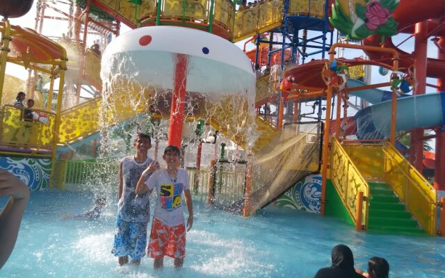 Rimbun Suites & Residences