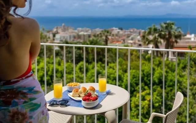 Domo20 Hotel & Sky Bar