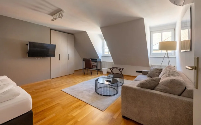 Roksoxhome Designer Boutique Apartment