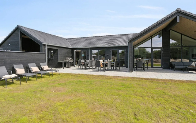 Spacious Retreat Near Beach - By Traum Ferienwohnungen