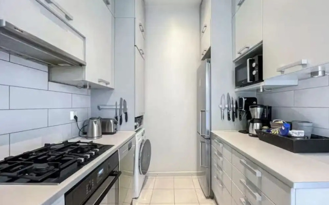 5 Room Apartment by the Esplanade Park