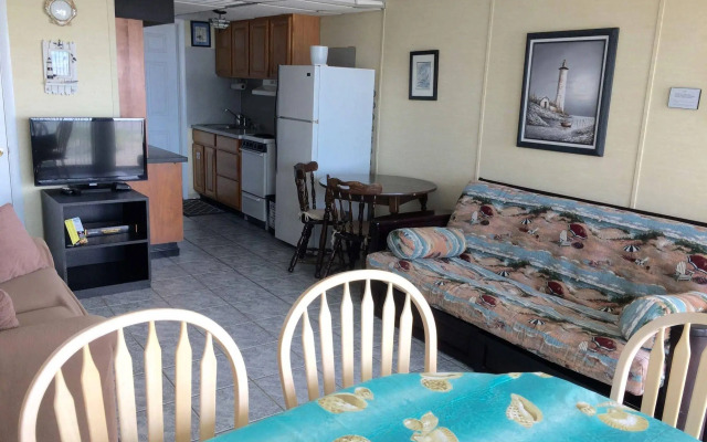 Four Winds Condo Motel