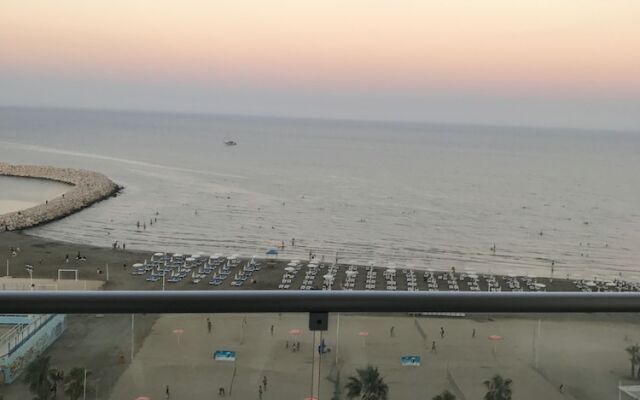 Finikoudes Luxury Apartments