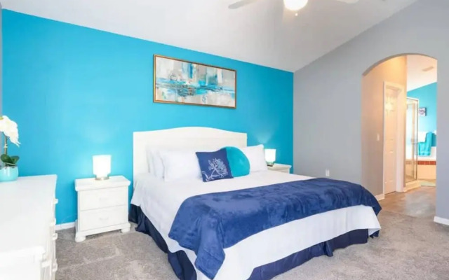 Spacious 4 bed 3 Bath Pool Home