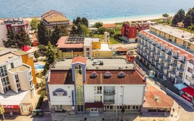 Family Hotel Dolphin