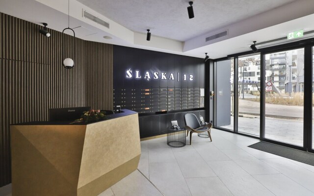 Studio With Parking & Gym by Renters