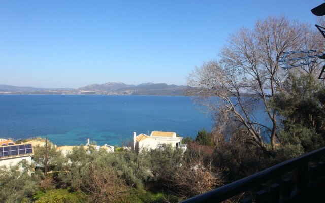 Impeccable 4-bed House in Nikiana