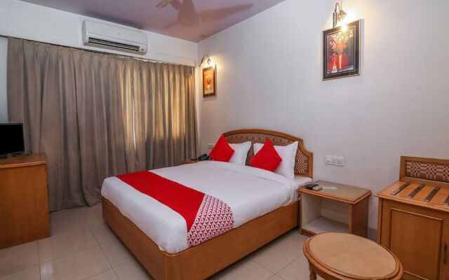 OYO 15359 Hotel Kanchandeep