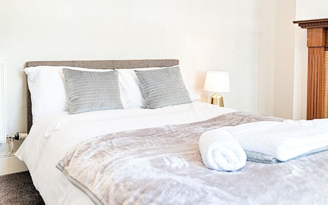 Swansea Town House - 5 min to City Ctre