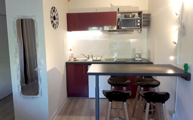 Apartment With one Bedroom in Cavalaire-sur-mer, With Furnished Terrac