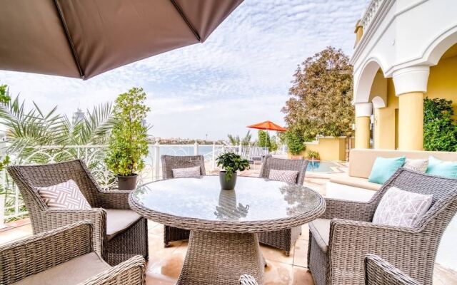 Private 5 Bedrooms Villa With Pool