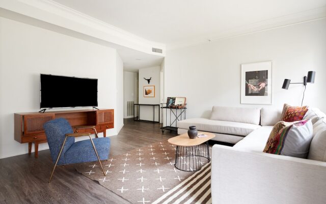 Artsy South Congress Suites by Sonder