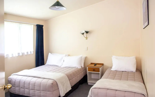 Goldmine Motel