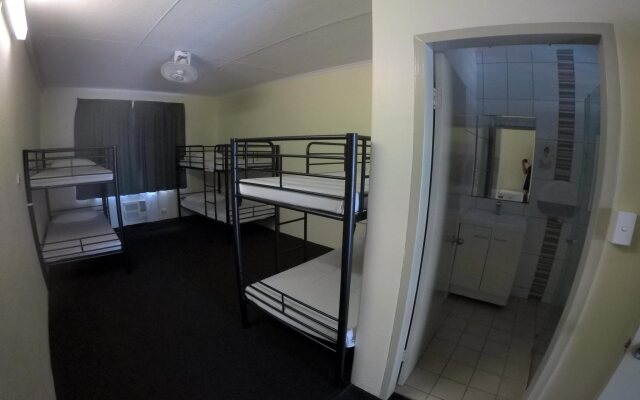 Crocodilly Inn - Hostel