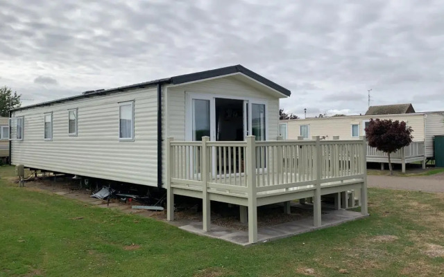 Skegness,North shore holiday park , new 8 berth caravan for rent