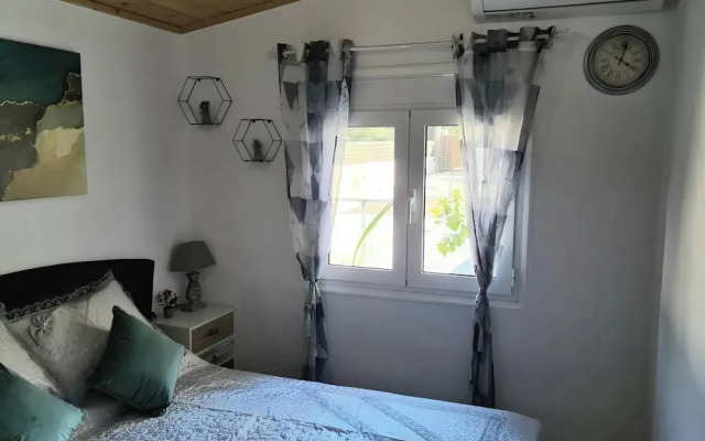Zoi's SeaView House