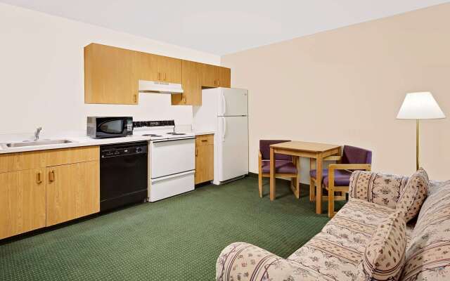 Super 8 by Wyndham Battle Mountain