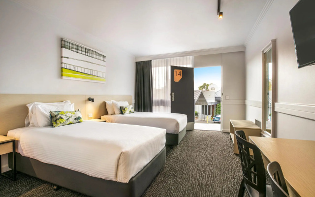 Nightcap at Matthew Flinders Hotel – Guest Rooms – Melbourne