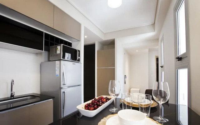 Le Montreal Apartments