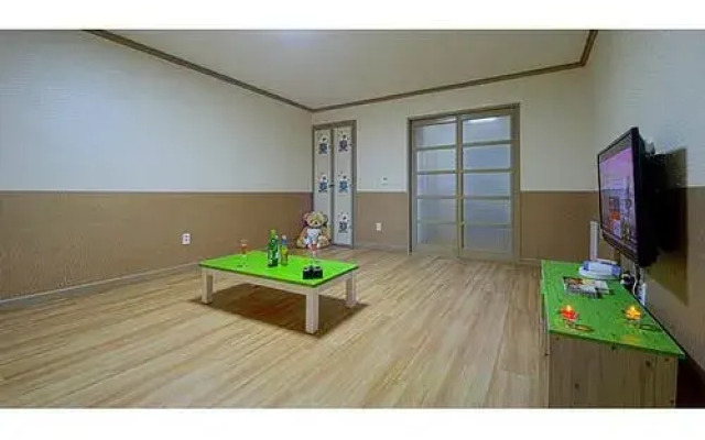 Suncheon Suncheon Bay Deulmaru Pension (Group Room)