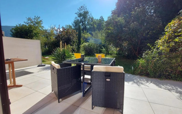 Rare, cosy studio terrasse au coeur de St-Jorioz