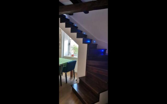 Cheerful Holiday House Illuminosa