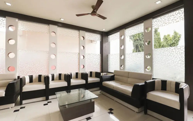 OYO 61424 Hotel Vrindavan