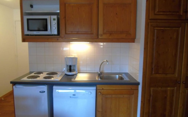 Lou Services Apartment CB72 LSI 001