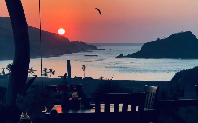 Blue Monkey Villas Resort & Ocean View