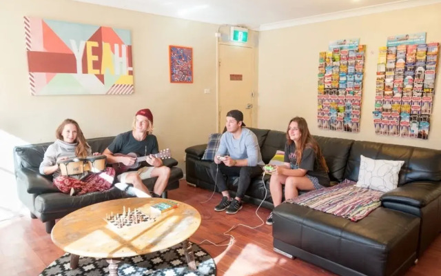 Balmain Backpackers