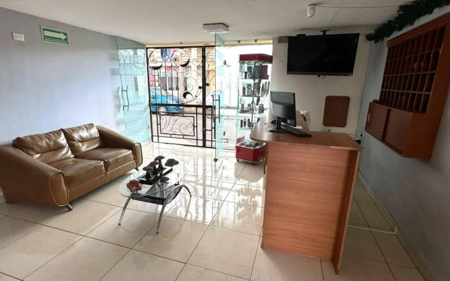 OYO Hotel Familiar Tollan