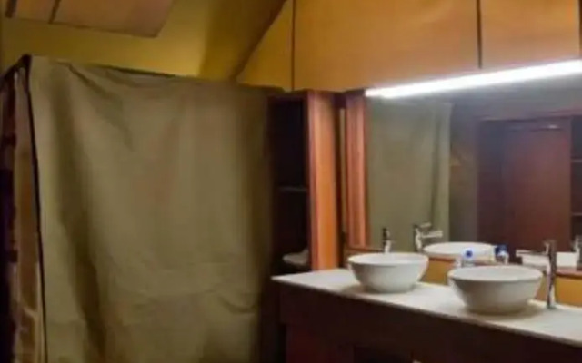 Mara Crossing Camp