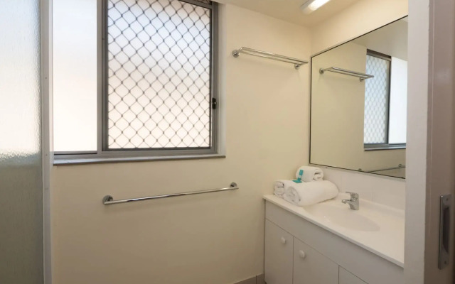 Merrima Court Holidays