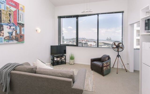 TOWNY - Penthouse with Carpark - 2 Bedrooms