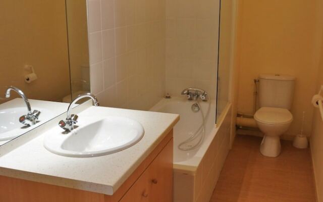 Logement n106 4pers face aux Thermes