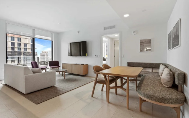 Bayside Breeze Downtown Luxury Tower Pool Gym