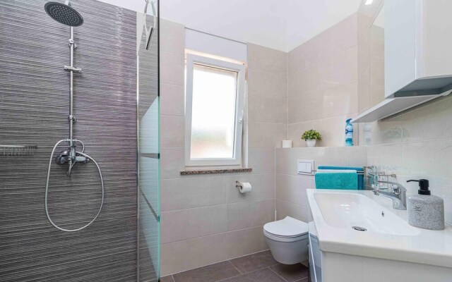 Stunning Home in Pula With 4 Bedrooms and Wifi