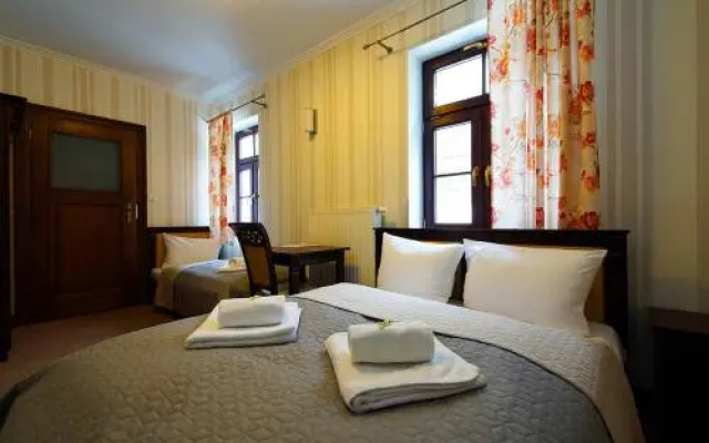 Hotelik & Restauracja Złota Kaczka