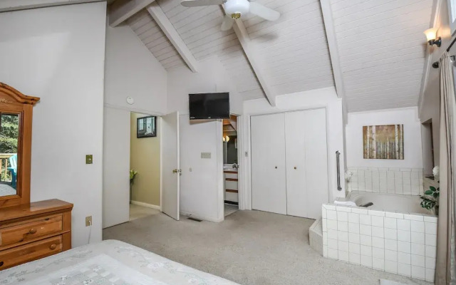 Bear Feet 3 Bedroom Townhome