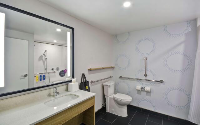 Tru by Hilton Beavercreek Dayton