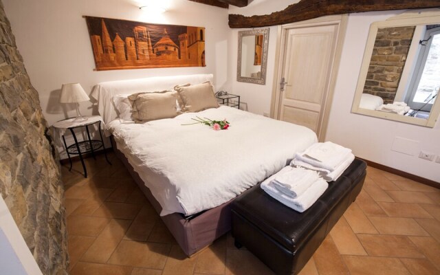 Porta Dipinta house