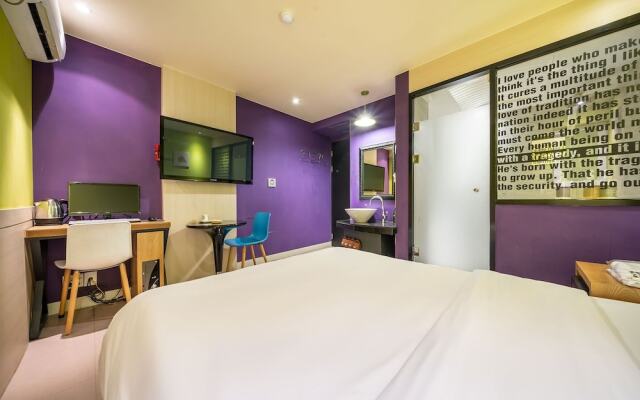 Seongbuk (Bomun-Dong) Piano