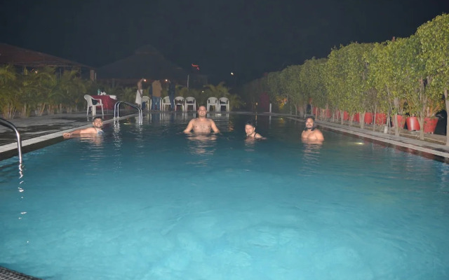 OYO Premium Corbett Jhirna