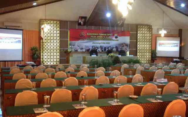 Nuwis Hotel & Convention