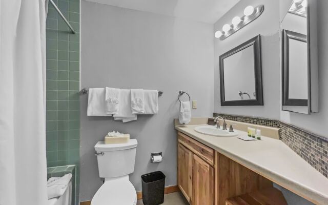 Tl212 Telemark Lodge Condo by RedAwning